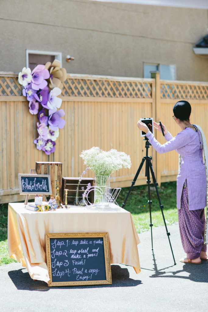 How To Set Up A DIY Wedding Photo Booth Quick and Easy